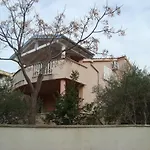 Eja Apartment