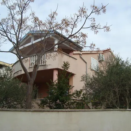 Eja Apartment