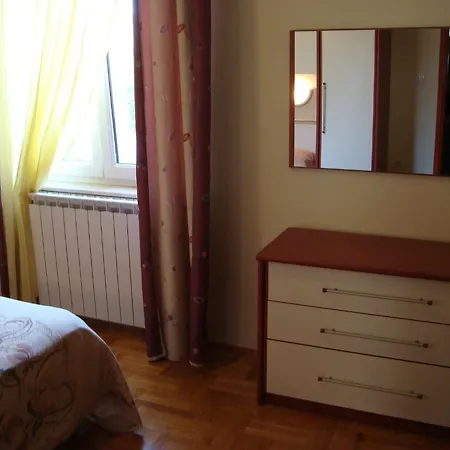 Διαμέρισμα Eja *